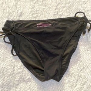 VS bikini side tie bikini bottoms. Sz M